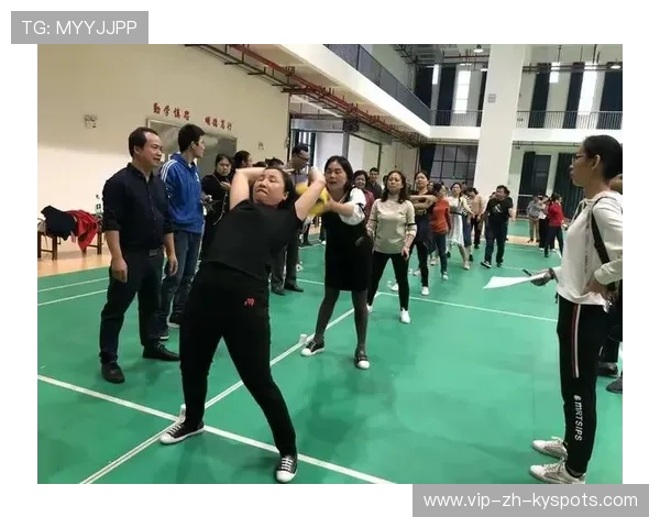 国际游泳混合接力赛在多城开办教练研修班